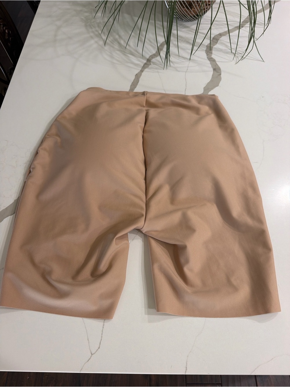 Skims body butt enhancing mid thigh short size xl new no tag